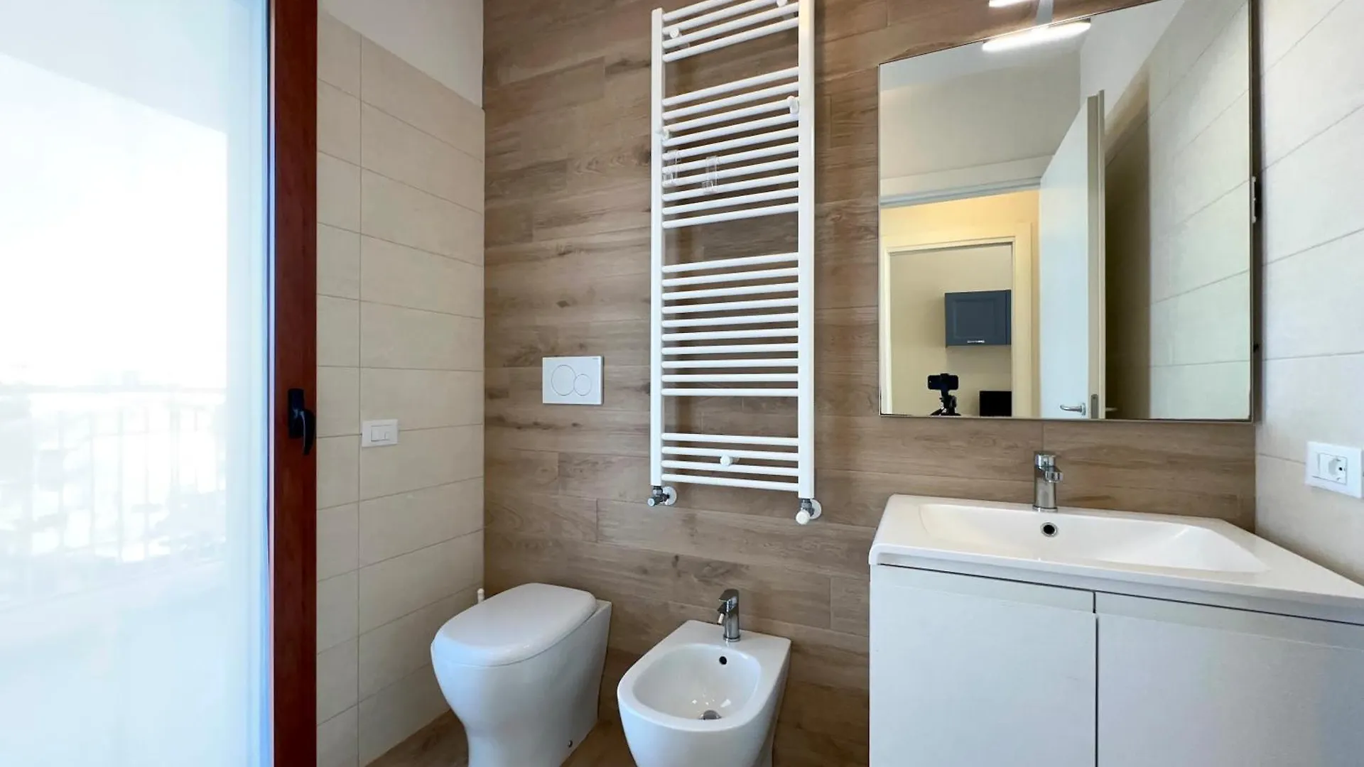 Villa Emy Fronte Mare-Carraro Immobiliare Jesolo-Family Apartments