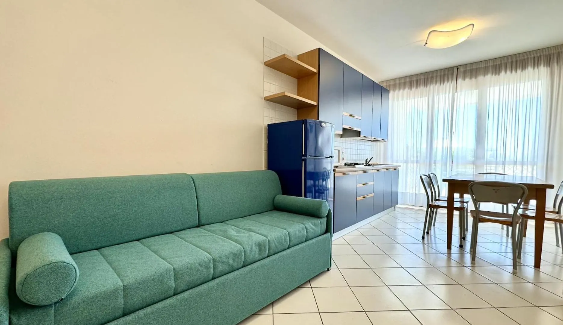 Villa Emy Fronte Mare-Carraro Immobiliare Jesolo-Family Apartments Lido di Jesolo