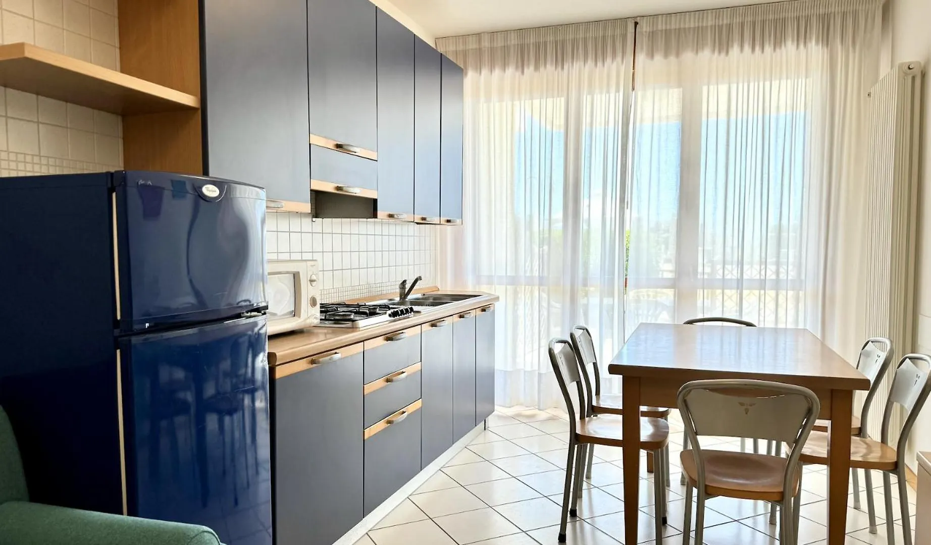Villa Emy Fronte Mare-Carraro Immobiliare Jesolo-Family Apartments  Lido di Jesolo